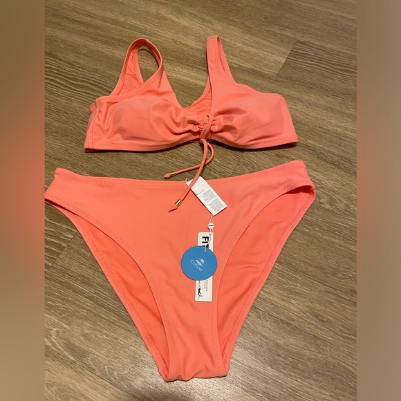 CUPSHE Rosalie Ruched Drawstring Knot Bikini - Picture 2 of 9